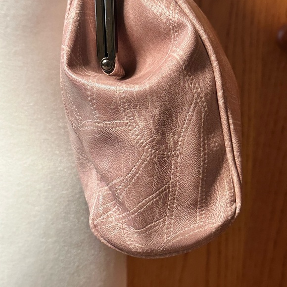 Barbie Pink Kiss Lock Contrasty Stitch Shoulder Bag With Adjustable Crossbody - Picture 7 of 16